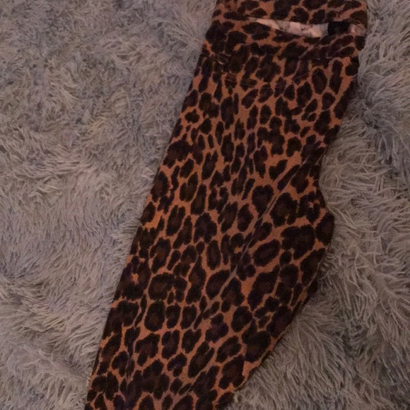 HUE Leopard Print Leggings size S - Picture 3 of 4